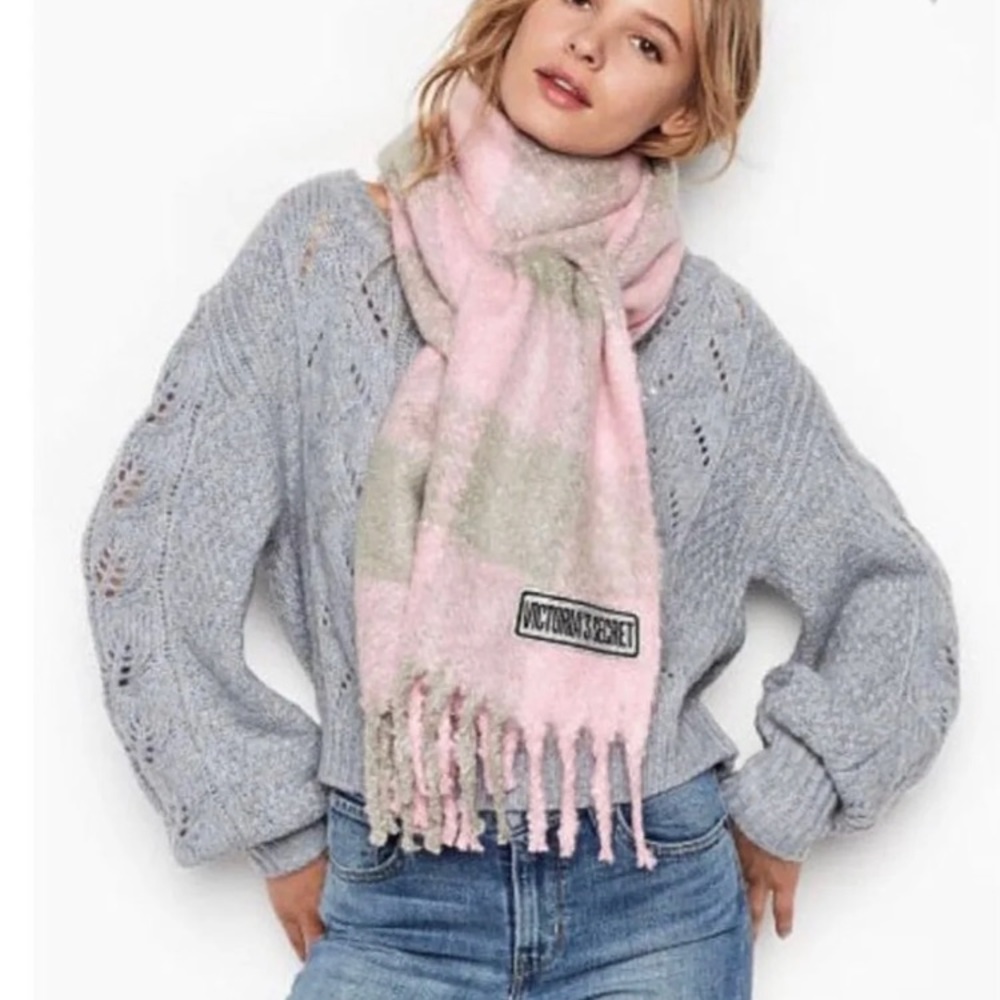Victoria’s Secret Winter Angel Collection Scarf